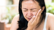 Nguy cơ liệt mặt, méo miệng khi trời rét