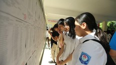 Thí sinh tham dự kỳ thi vào lớp 10 THPT ở Hà Nội năm 2020.