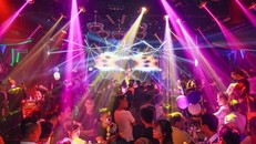 Quán bar, vũ trường, karaoke ở TP.HCM được phép mở cửa trở lại