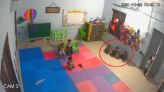 Vụ bé gái 2 tuổi bị bạn đánh ở Bắc Giang: Cần xử lý nghiêm