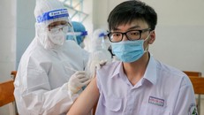 Ngày 27/11, Hà Nội tiêm vaccine COVID-19 cho học sinh lớp 9