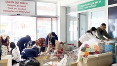 Hỗ trợ người Việt tại Ukraine đăng ký các chuyến bay về nước và liên hệ trong trường hợp cần thiết