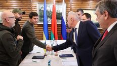 Phái đoàn ngoại giao Ukraine và Nga gặp mặt tại Belarus trong các vòng đàm phán trước đây.