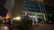 Lực lượng chức năng có mặt tại trụ sở FLC hôm 29/3. (Ảnh: TTXVN)