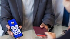 ‘Hộ chiếu vaccine’ cho người dân Việt Nam sẽ được cấp từ ngày 15/4. - Ảnh minh họa