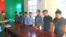 7 cán bộ nghe cơ quan điều tra đọc quyết định khởi tố bị can