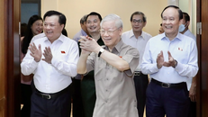 Tổng Bí thư Nguyễn Phú Trọng cùng các đại biểu Quốc hội tiếp xúc cử tri tại Hà Nội.