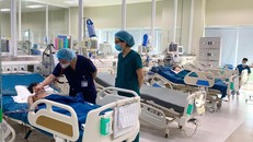 Trẻ nhập viện vì mắc cúm tại Bệnh viện Nhi Trung ương.