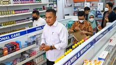 Indonesia tiếp tục thu hồi giấy phép của các hãng dược sản xuất thuốc dạng siro