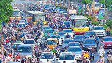 Phương tiện cá nhân tăng chóng mặt, Hà Nội thêm 10 điểm đen ùn tắc giao thông