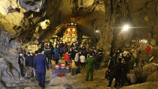 Gìn giữ nét đẹp văn hóa tâm linh của lễ hội chùa Hương