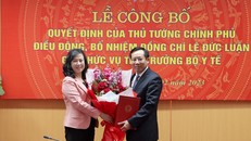 Thừa ủy quyền của Thủ tướng Chính phủ, Bộ trưởng Bộ Y tế Đào Hồng Lan trao quyết định điều động, bổ nhiệm đồng chí Lê Đức Luận giữ chức Thứ trưởng Bộ Y tế.