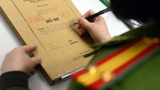 Bắt, khám xét 4 bị can trong vụ án xảy ra tại Nhà Xuất bản giáo dục Việt Nam