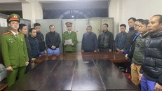 Tạm giữ hình sự 18 đối tượng thuộc hai Trung tâm Đăng kiểm xe cơ giới tại huyện Gia Lâm