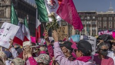 Hàng triệu người tuần hành phản đối dự luật cải cách bầu cử ở Mexico