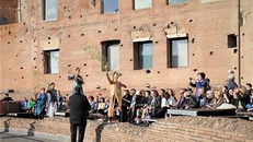 Tơ lụa Việt Nam hoàn toàn chinh phục bạn bè quốc tế tại Italy