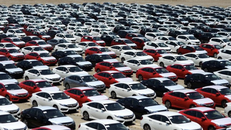 Ôtô đua nhau giảm giá hàng trăm triệu, dự báo năm 2020 còn rẻ hơn nữa?