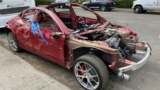 Tesla Model 3 tan nát vẫn bán được giá hơn 350 triệu đồng