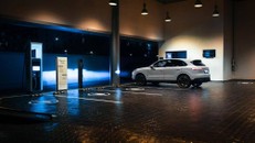 Porsche Việt Nam lắp đặt trạm sạc công suất cao đầu tiên cho xe điện