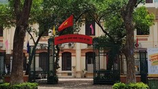 Phụ huynh học sinh trường Cao đẳng Nghệ thuật Hà Nội kêu cứu