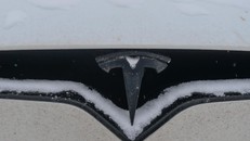 Xe Tesla sụt giảm hơn 50% khả năng di chuyển dưới trời lạnh