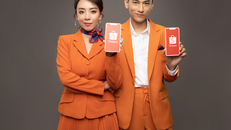 Lần đầu hợp tác quay TVC, Thu Trang và Isaac tương tác hài hước trong hậu trường