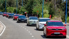 Vingroup gia hạn chương trình hỗ trợ khẩn cấp khách hàng chuyển đổi xe xăng sang xe điện tới 30/04/2026