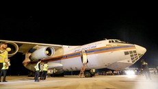 Máy bay chở hàng viện trợ Nga đã tới Việt Nam