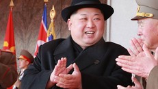 Tổng thống Duterte gọi ông Kim Jong-un là “anh hùng”