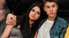 Selena Gomez phản ứng ra sao trước tin Justin Bieber đính hôn?