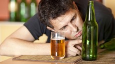 Mái tóc có thể tố cáo bạn có phải 'sâu rượu' hay không