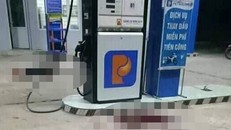 Nam thanh niên dùng dao cứa tay gục trước cửa hàng xăng dầu