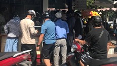 'Chợ đen' mua bán USD vẫn nhộn nhịp dù có thể bị phạt 90 triệu