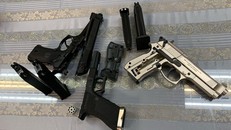 Người đàn ông bỏ lại hành lý có 3 khẩu súng ở sân bay Tân Sơn Nhất