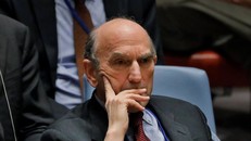 Mỹ trừng phạt các ngân hàng giao dịch với Tổng thống Maduro