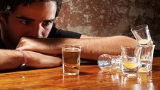 Tổn thương của rượu bia với não bộ có thể kéo dài 6 tuần 