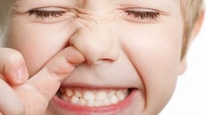 Bé chảy máu cam rất nguy hiểm, bác sỹ chỉ cách phòng ngừa