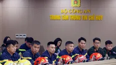 Cán bộ, chiến sỹ cứu hộ cứu nạn Việt Nam thực hiện nhiệm vụ tại Myanmar. Ảnh: Phạm Kiên/TTXVN.