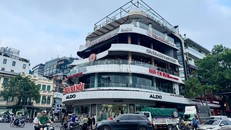 Nhà hàng dọn đồ, hoàn trả mặt bằng chuẩn bị phá dỡ Tòa nhà 'Hàm cá mập'