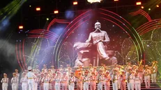 Thông qua các tiết mục nghệ thuật đặc sắc, được dàn dựng công phu, chương trình tuyên truyền, giáo dục truyền thống yêu nước, lý tưởng cách mạng và lan tỏa việc học tập, làm theo tư tưởng, đạo đức, phong cách Hồ Chí Minh. Ảnh minh họa. 