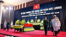 Linh cữu nguyên Chủ tịch nước Trần Đức Lương quàn tại Nhà tang lễ Quốc gia số 5 Trần Thánh Tông, Hà Nội. Ảnh: TTXVN