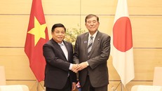 Phó Thủ tướng Nguyễn Chí Dũng hội kiến Thủ tướng Nhật Bản Ishiba Shigeru.Ảnh: VGP/Thu Sa