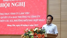 Bí thư Tỉnh ủy Hưng Yên Nguy.ễn Hữu Nghĩa phát biểu tại Hội nghị công bố nhân sự chủ chốt các xã, phường mới sau hợp nhất.