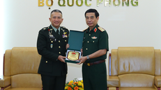 Đại tướng, Bộ trưởng Quốc phòng Phan Văn Giang tiếp Đại tướng Songwit Noonpackdee, Tư lệnh Lực lượng Quốc phòng Thái Lan. 