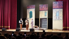 Vở kịch nói “Lá đơn thứ 72” trên sân khấu Đại học Tài chính ở Moskva. 