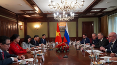 Phu nhân Ngô Phương Ly gặp Phó Thủ tướng Nga Dmitry Chernyshenko.