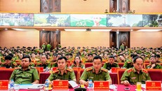 Đồng chí Trung tướng Nguyễn Thanh Tùng, UVBTV Thành ủy, Bí thư Đảng ủy, Giám đốc CATP, chủ trì Hội nghị. Cùng dự có các đồng chí trong Ban Giám đốc CATP, đại diện Ban Chỉ huy các phòng chức năng và Công an cấp xã