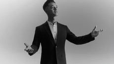 Ca sĩ Đức Tuấn làm mới siêu phẩm nhạc Việt trong đại nhạc hội tại T&T City Millennia