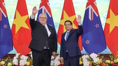 Thủ tướng Phạm Minh Chính hội kiến Chủ tịch Quốc hội New Zealand Gerry Brownlee.
