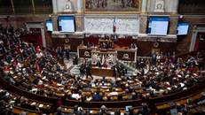 Toàn cảnh phiên họp Quốc hội ở Paris, ngày 8/9/2025